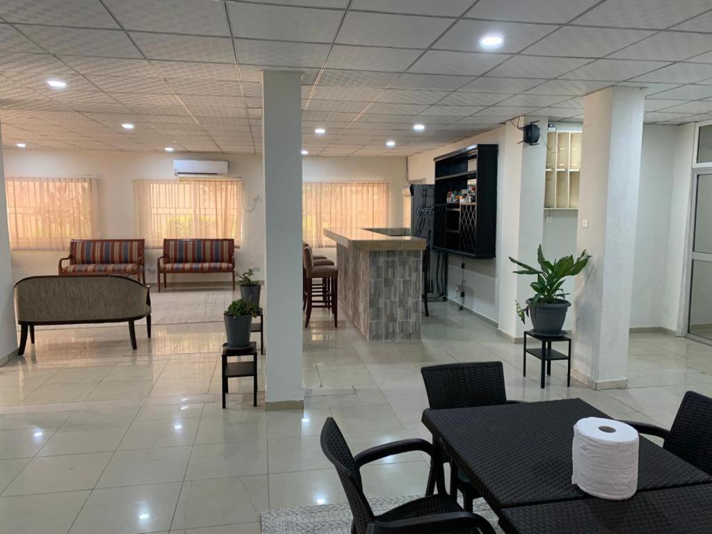 Sky Inn Hotel Freetown Ngoại thất bức ảnh