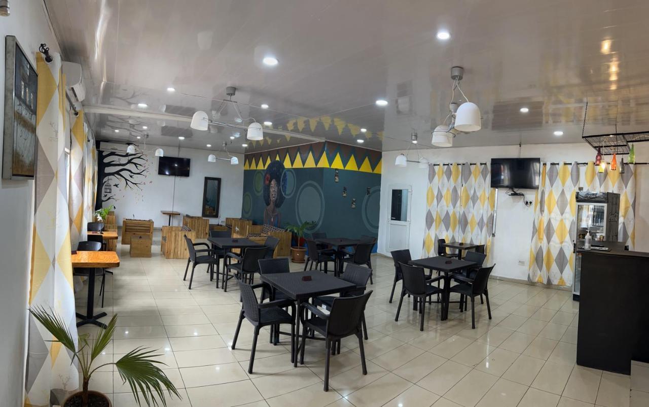 Sky Inn Hotel Freetown Ngoại thất bức ảnh