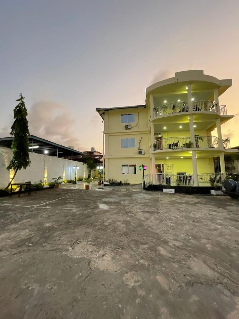 Sky Inn Hotel Freetown Ngoại thất bức ảnh