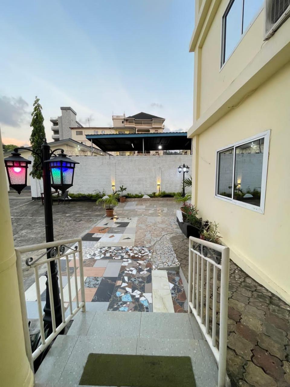 Sky Inn Hotel Freetown Ngoại thất bức ảnh
